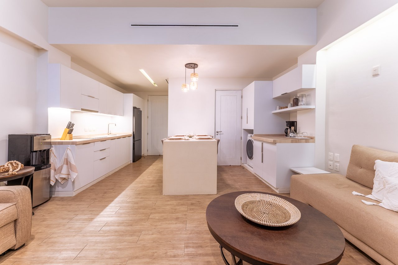 1 Bedroom, Condo, Mixie 103