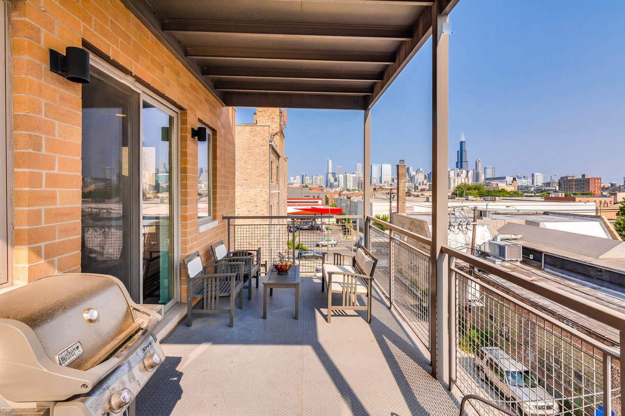 Just Listed | 1617 West Grand Avenue #3E for $659,900