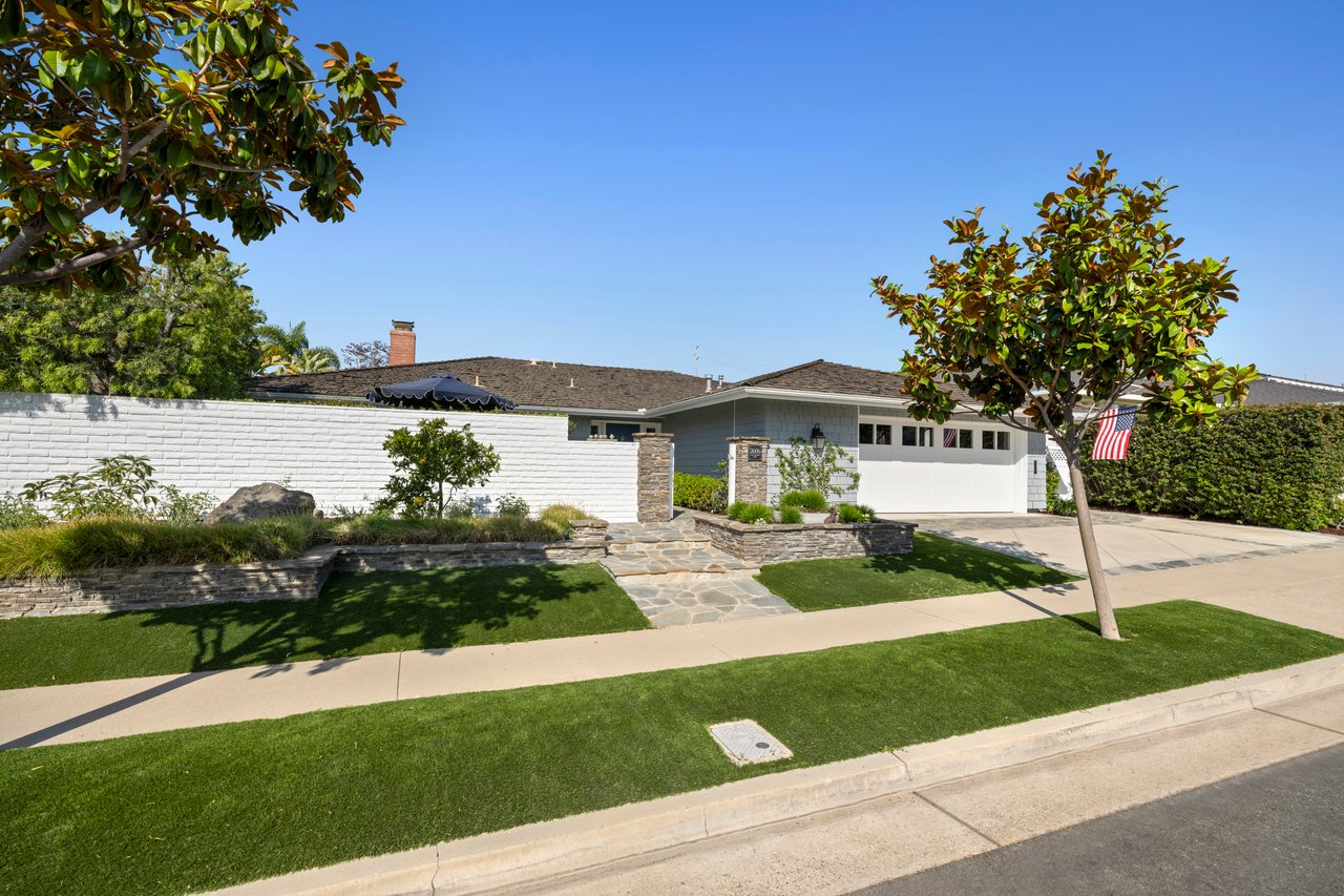 2606 Lighthouse