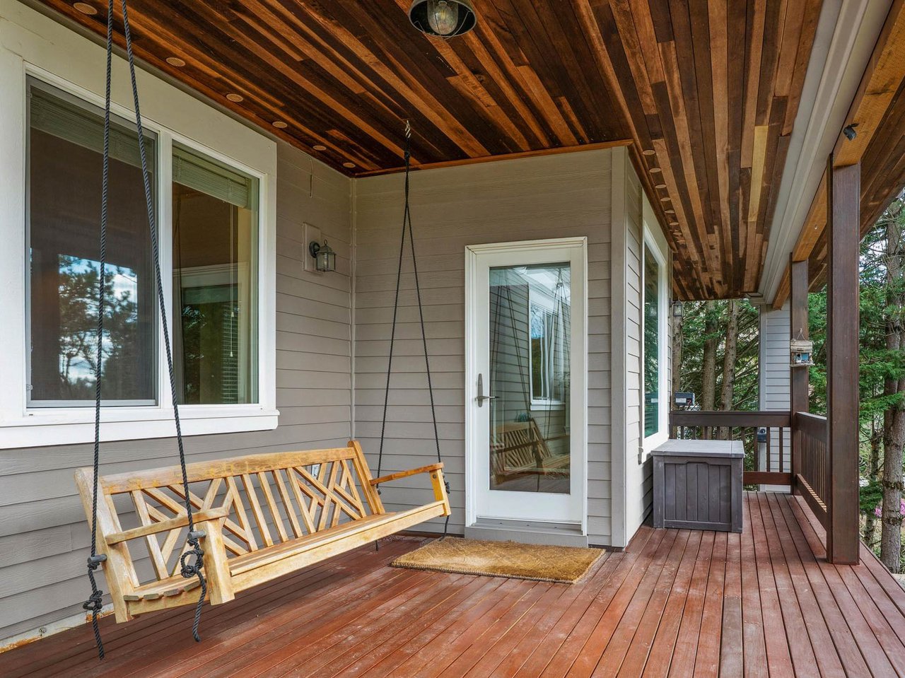 1815 NW ROSEFINCH LN