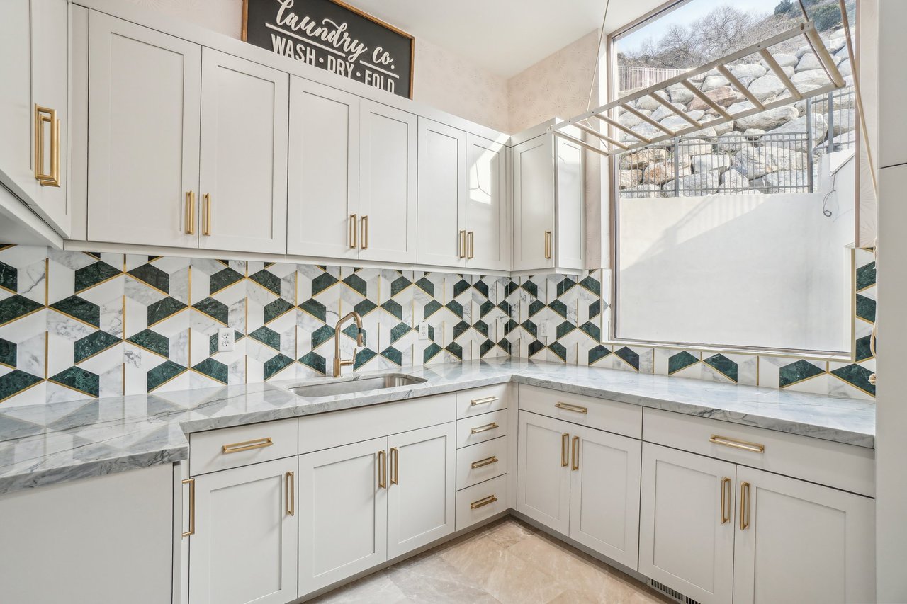 4141 E Canyon Estate Dr
