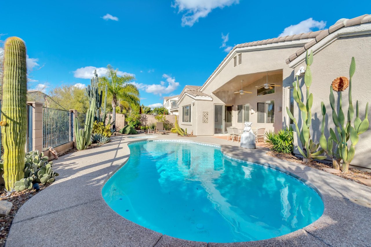 360 W Sacaton Canyon Dr