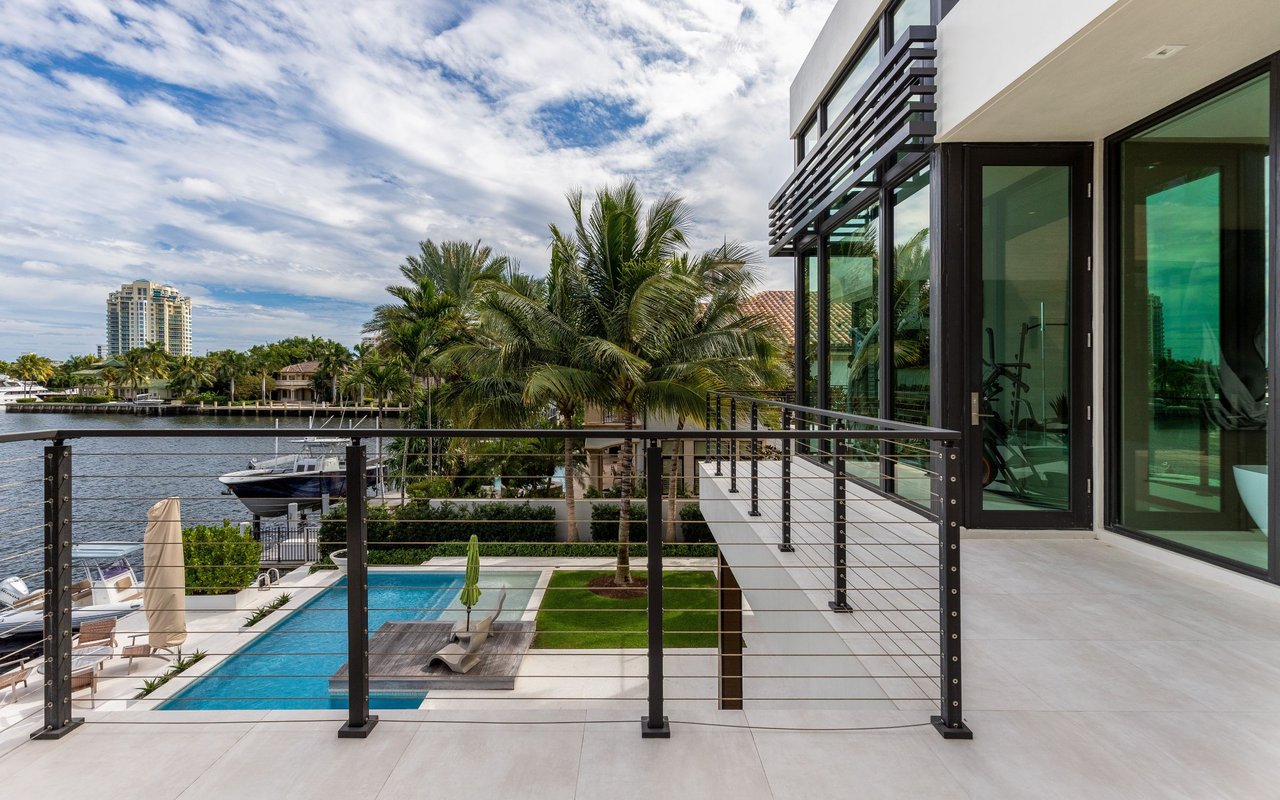 Pinecrest By The Sea