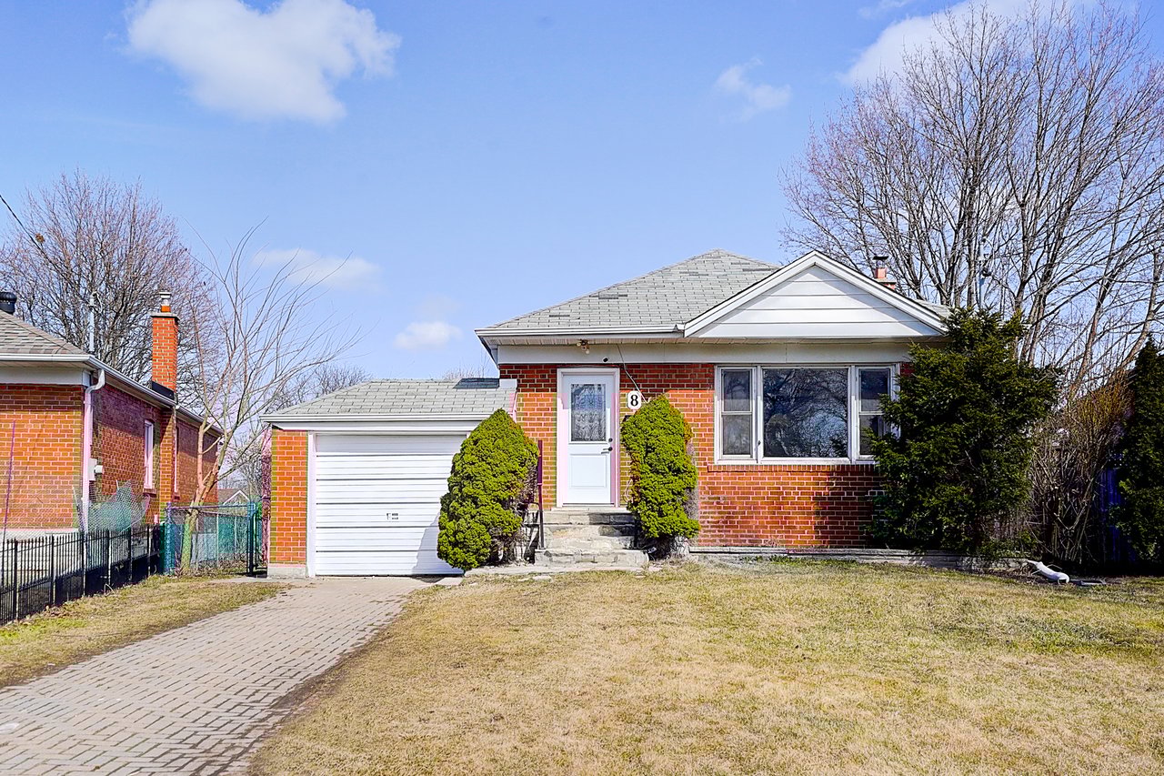 8 Bellvare Crescent, Toronto