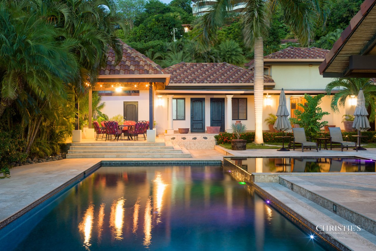 Casa Playa Bonita | Beachfront Luxury Estate in Playa Flamingo