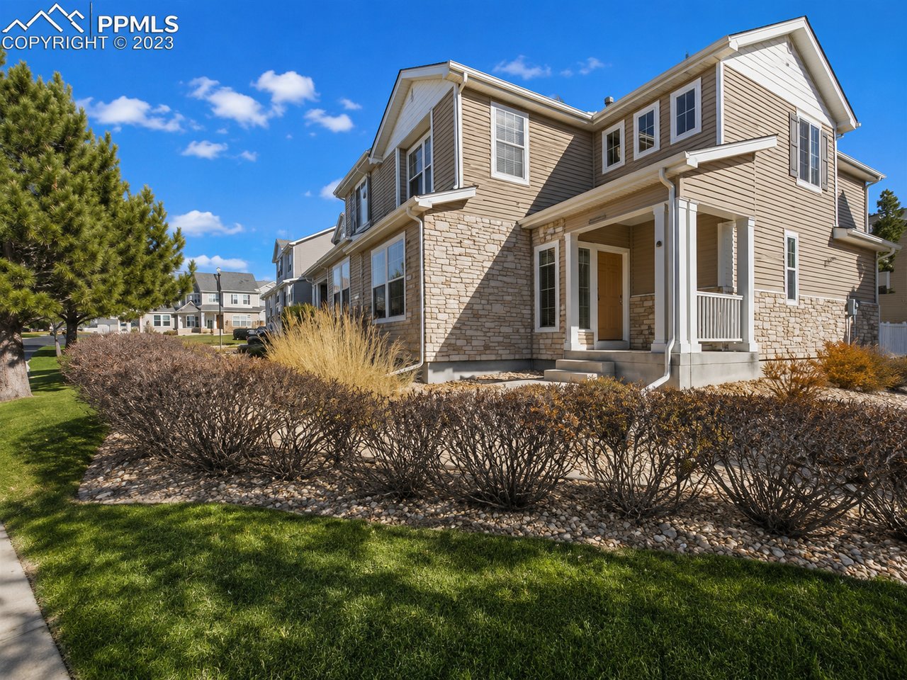8704 Bamboo Grove
