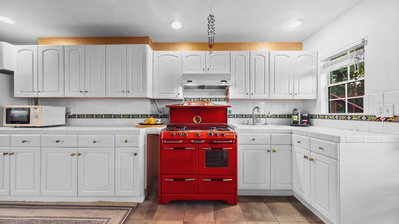2882 Belden Dr, hollywood hills