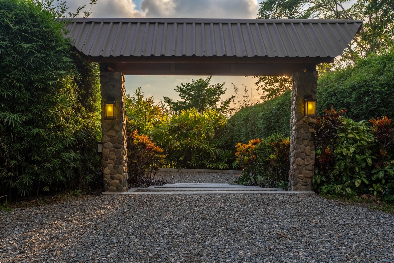 CasaPor Fin,Where the Rainforest Meets the Sea - Oceanview Luxury Estate