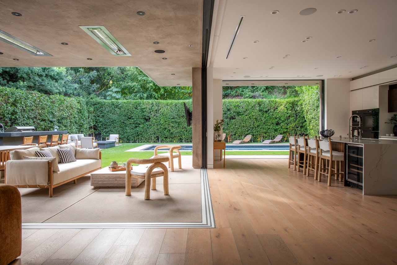 1845 Coldwater Canyon Dr