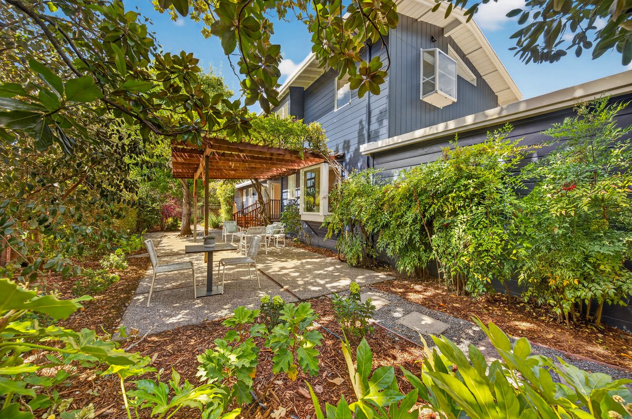 82 Shady Lane, Ross