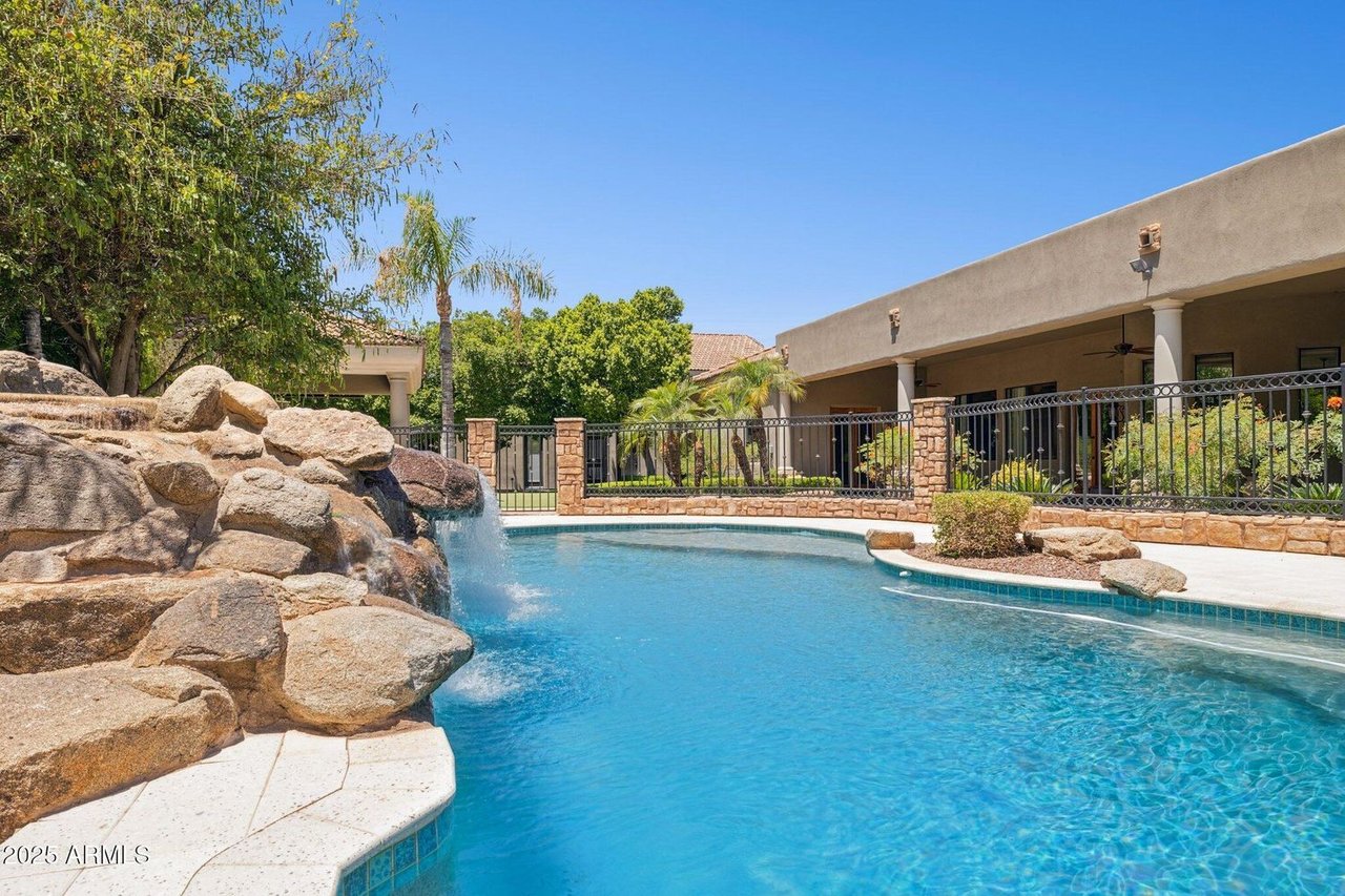 3731 E Halifax Cir 85205