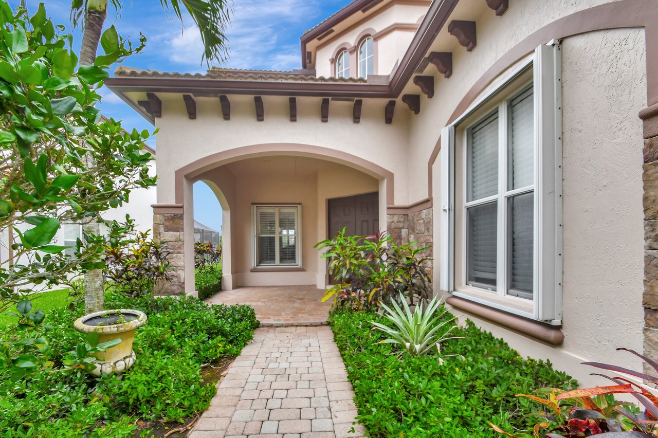 8679 Cobblestone Point Circle