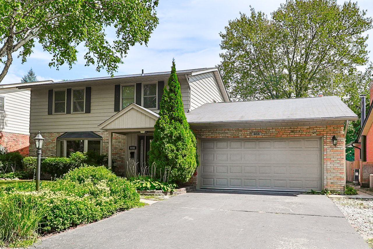 4456 Hawthorne Drive, Burlington, ON L7L 1G5