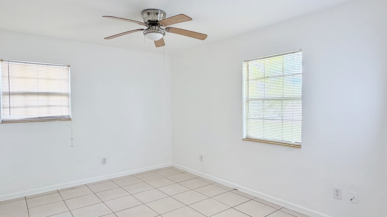 Casselberry Three-Bedroom, Two-Bathroom Duplex Unit with Private Yard