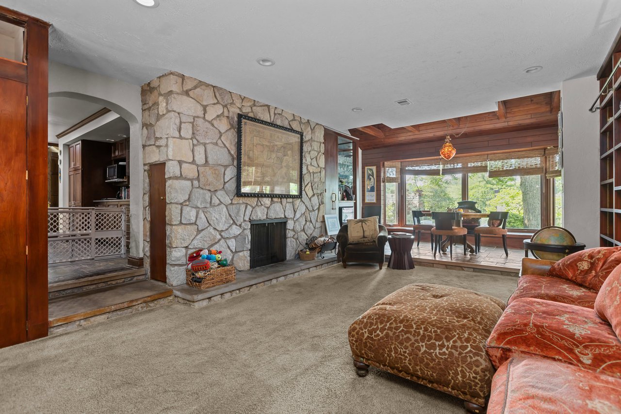 694 Valleyview Road