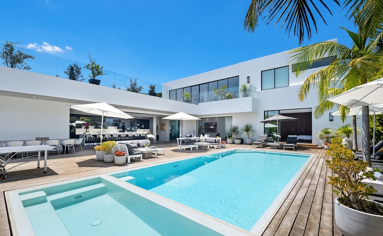 9570 Sunset Blvd