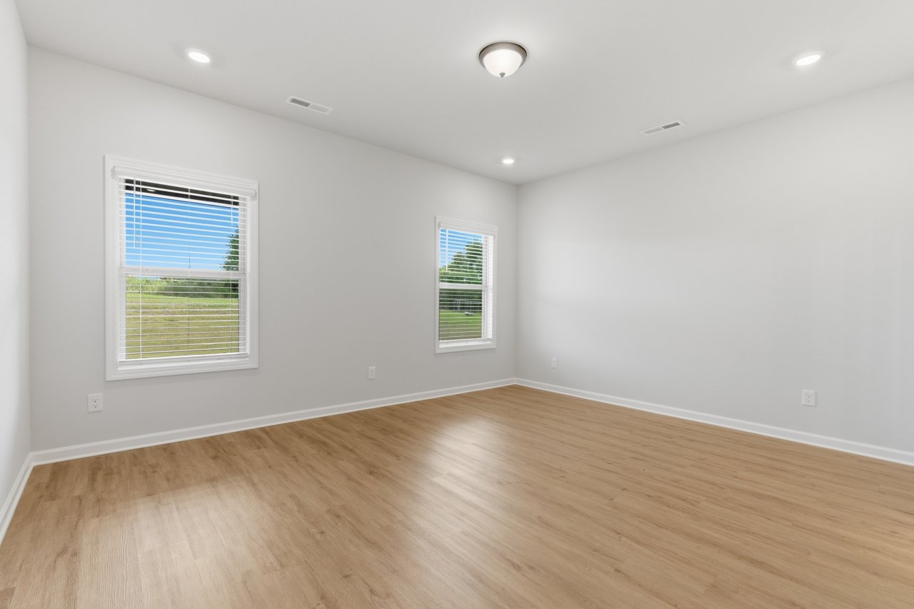 New Market New Build! Move-In Special!