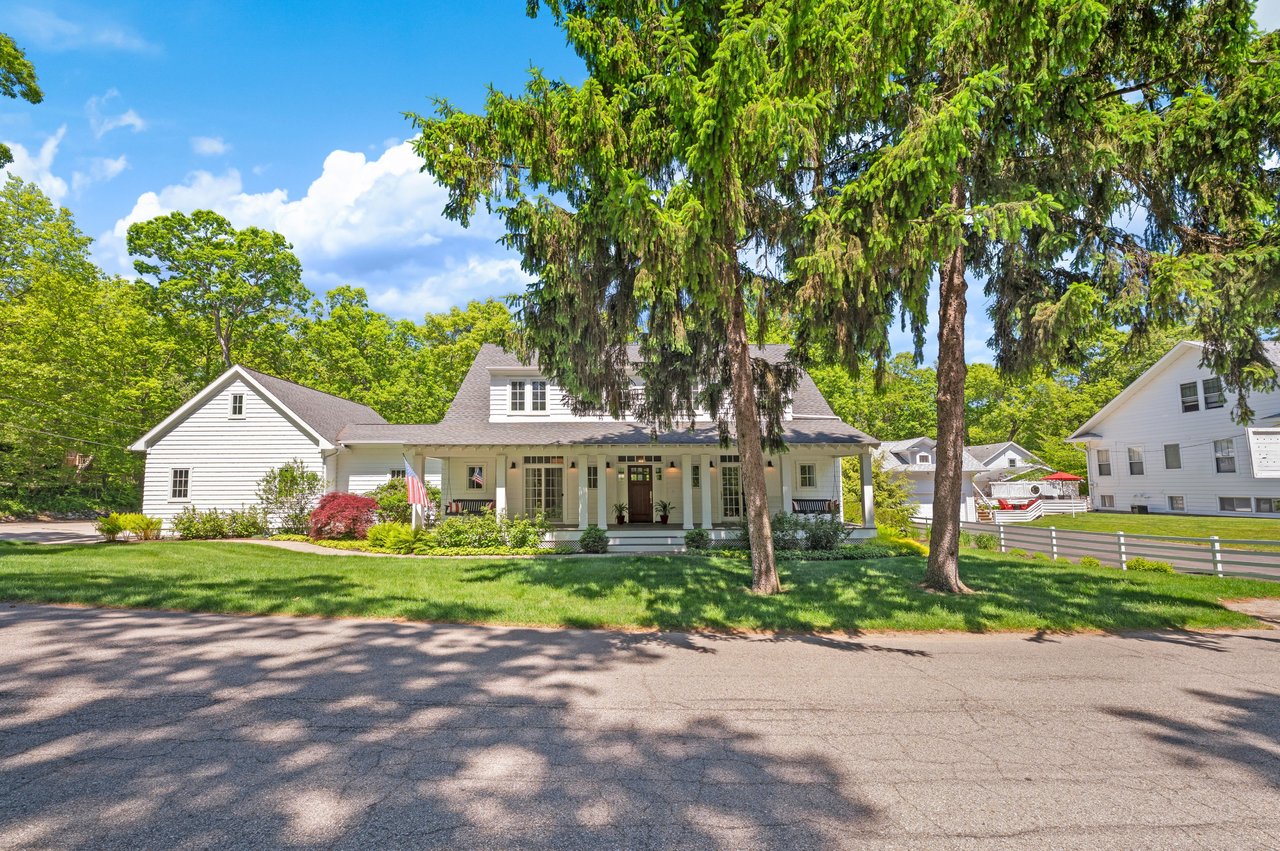 47118 Oak Avenue, Grand Beach, MI 49117