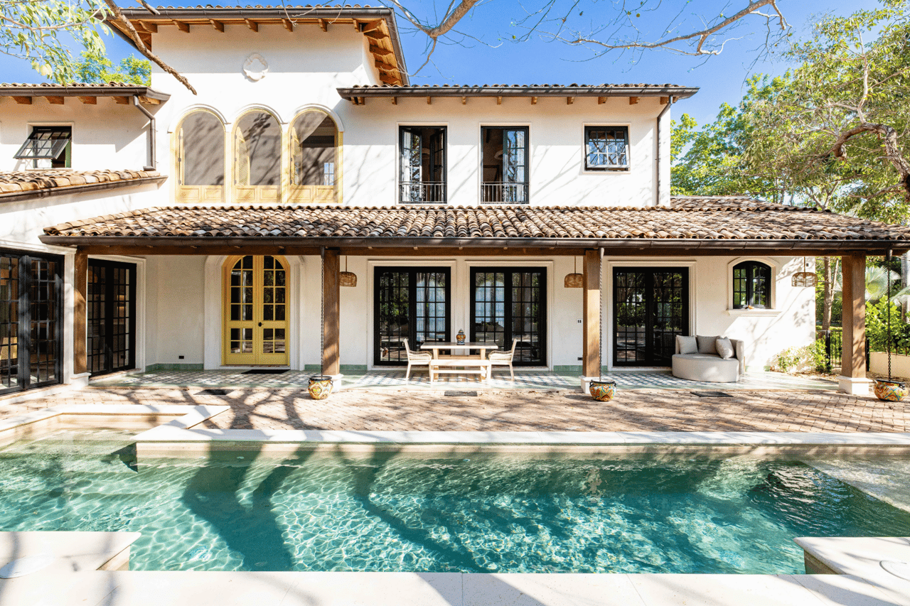 Casa Las Mareas | Beachfront Spanish Colonial Villa with Private Pool in Hacienda Pinilla