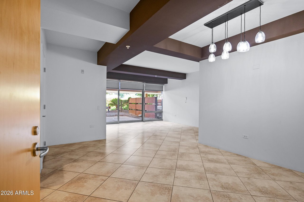 7161 E Rancho Vista Dr, #1004