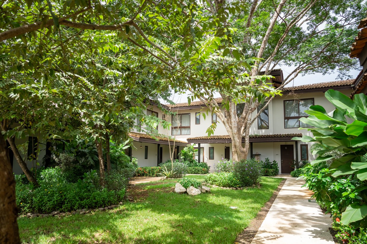 Malinches 27 A/B | Turnkey 6-Bedroom Duplex Investment in Hacienda Pinilla