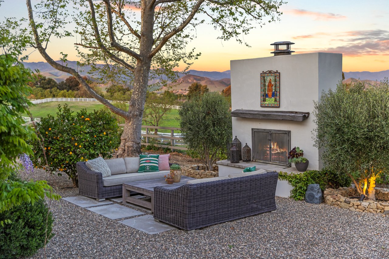 CONTEMPORARY HACIENDA with Privacy, Views, and Quality Craftsmanship