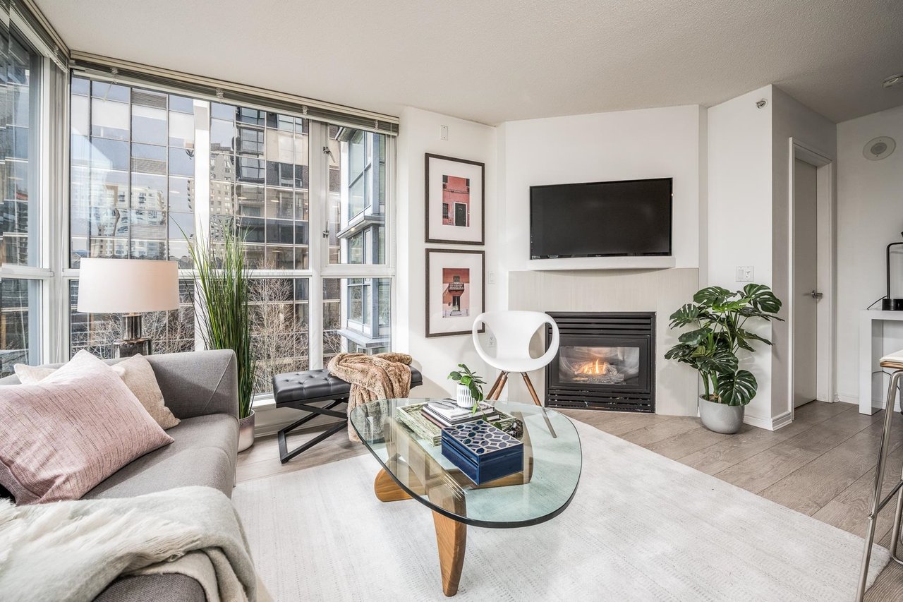 702-1068 Hornby Street, Vancouver