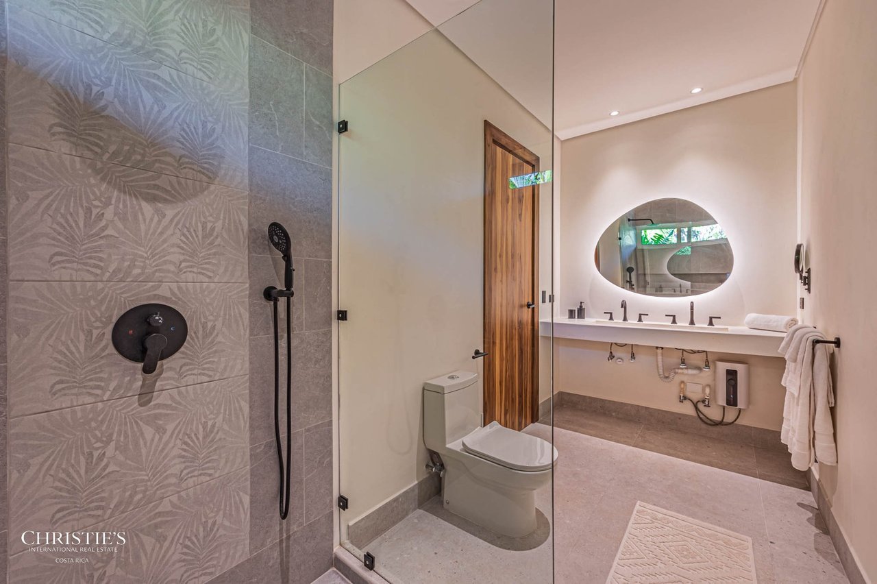 Casa Ohana – Comtemporary Luxury Villa, Steps from the Beach