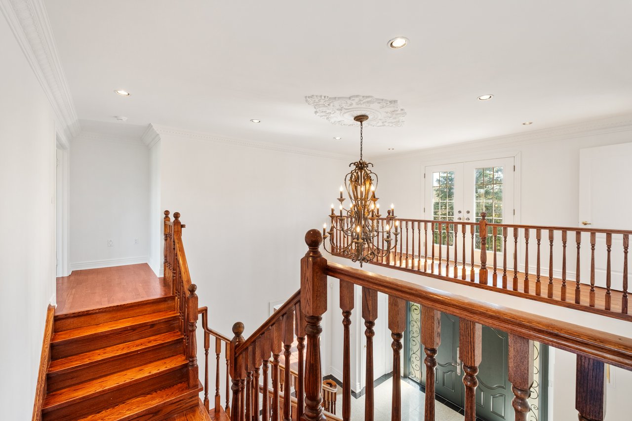 19 Logan Crt 
