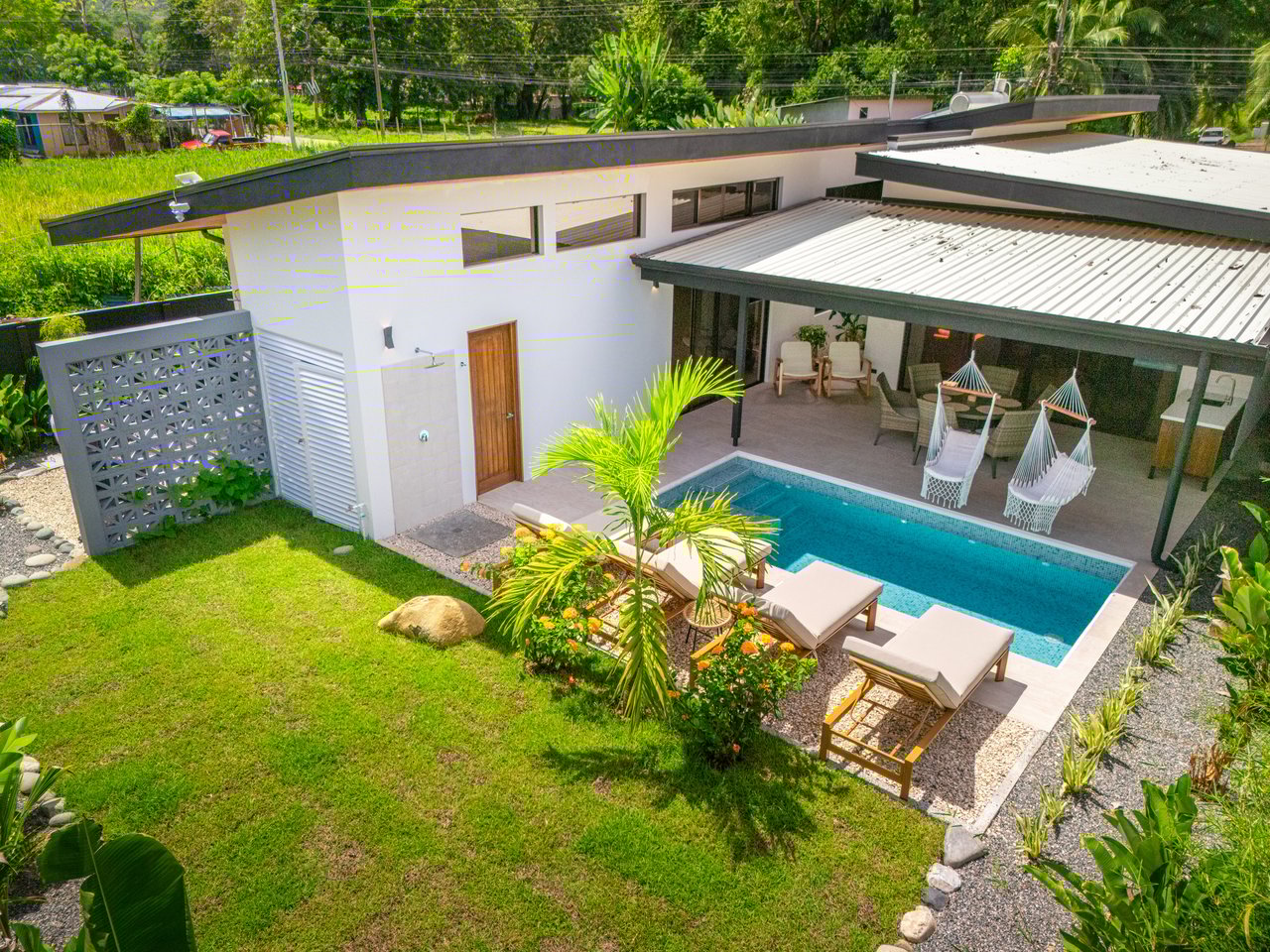 Uvita Tropical Urban Home, New Quality Build!