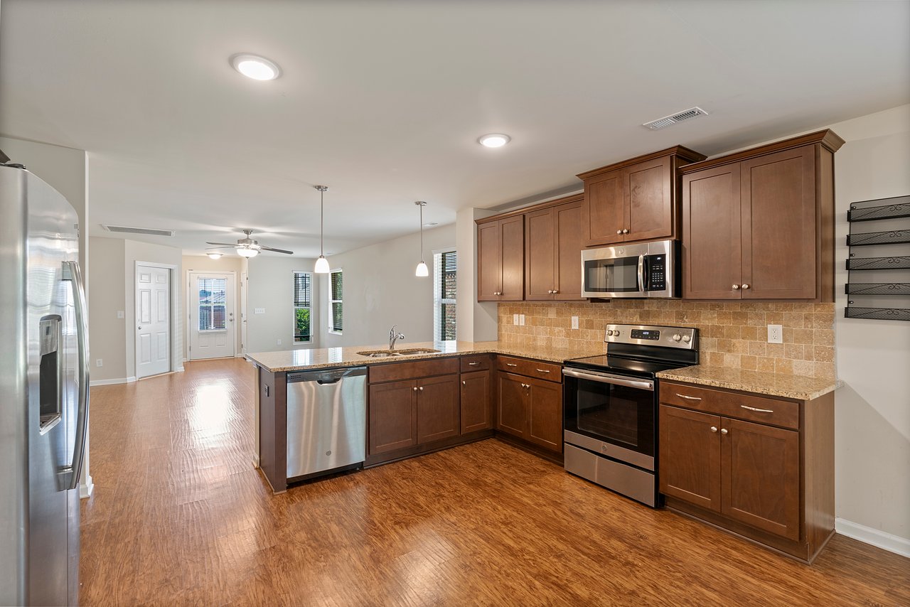 MADISON CITY SCHOOLS! Charming Home in a Great Location!