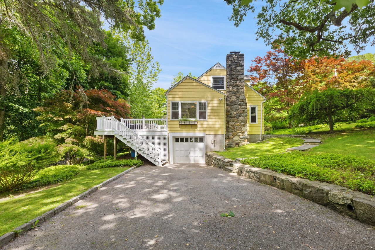 65 Laurelton Road