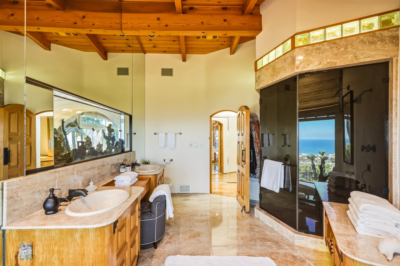 3400 Coast View Dr