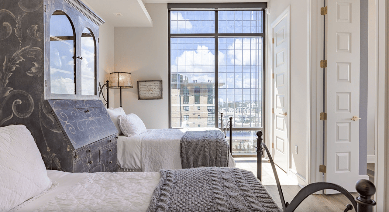 Up to 8 WEEKS FREE Base Rent! Tour today & ask about our same-month move-in incentives!