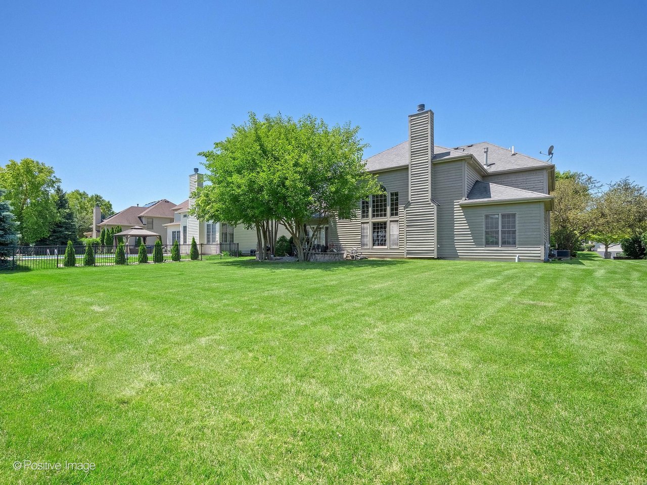 537 N Sycamore Ln, North Aurora IL: 4-Bedroom Home in Moose Lake Estates Listed at $650,000
