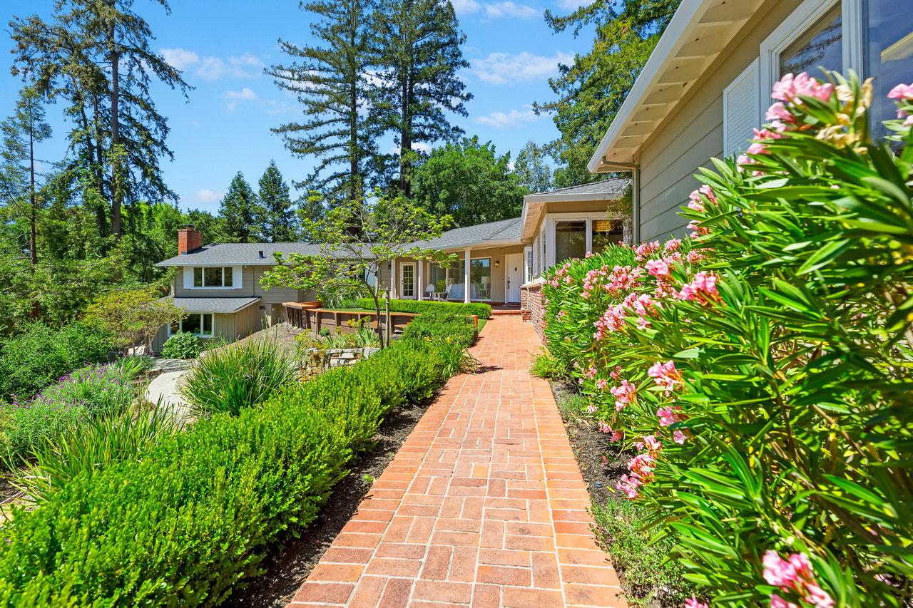 1087 Rahara Drive