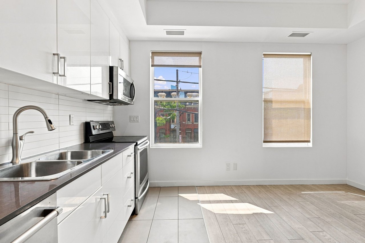 433 Parliament St Unit 201