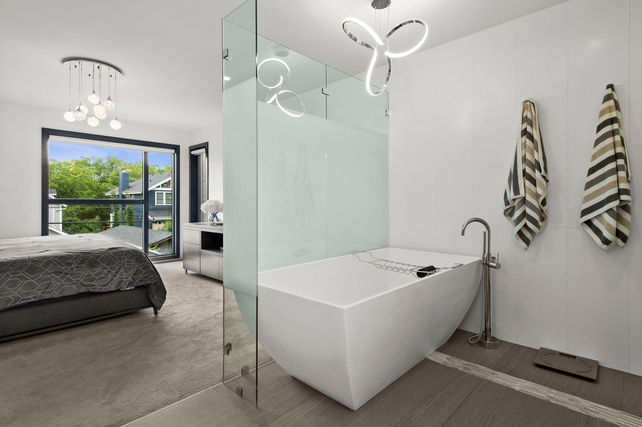 408 13 Street NW Unit: 3