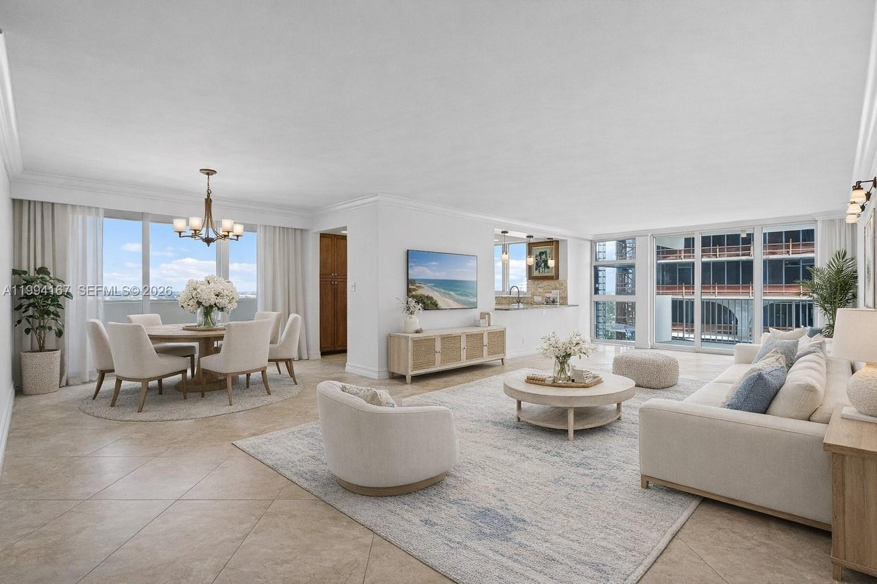 1360-s-ocean-blvd-pompano-beach-condo-for-sale-living-area