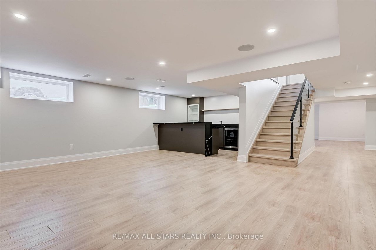93 Cree Ave
