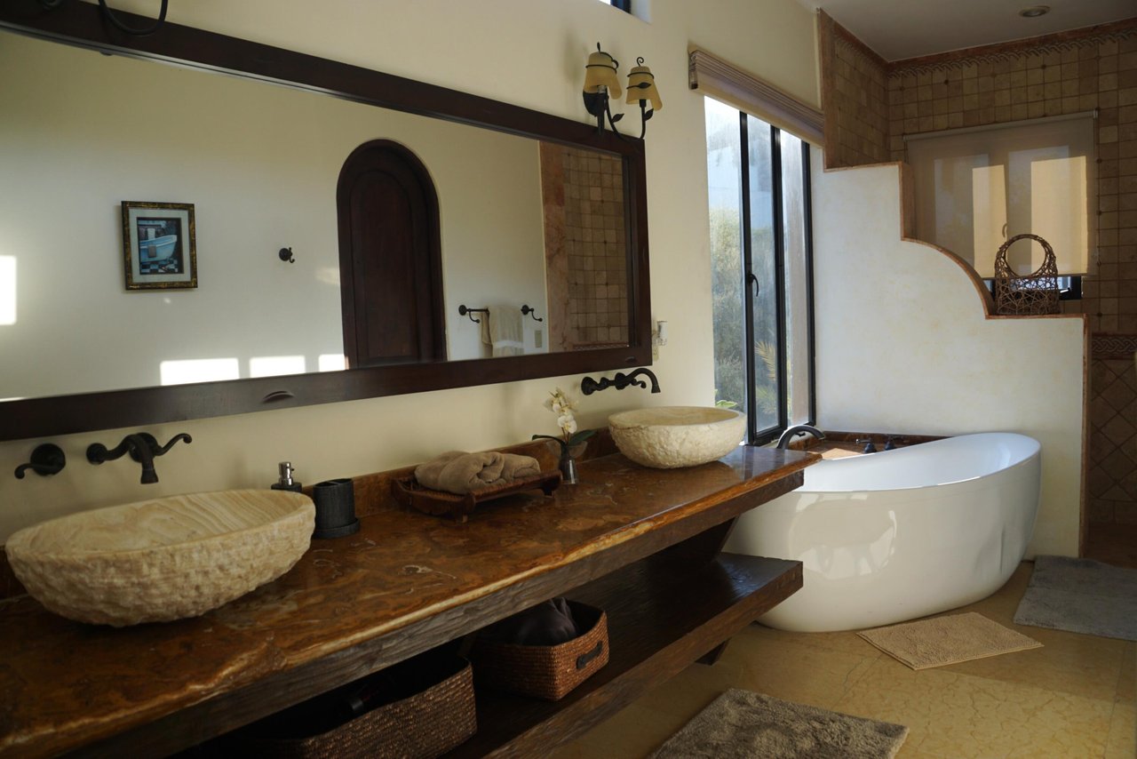 Calle Tiburon, Hacienda Palmilla San Jose Corridor