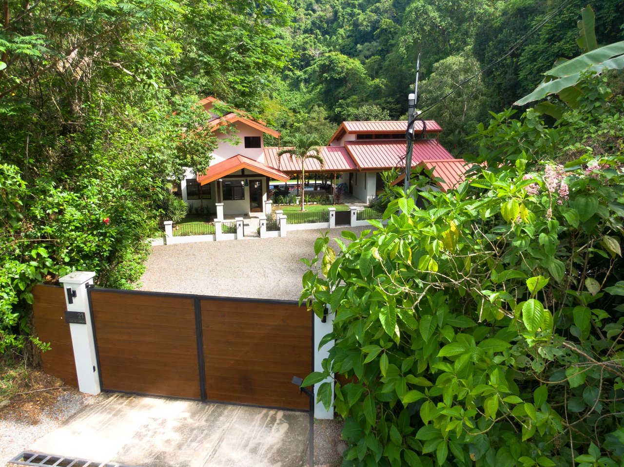 Luxury 3-Bedroom Waterfall-View Home