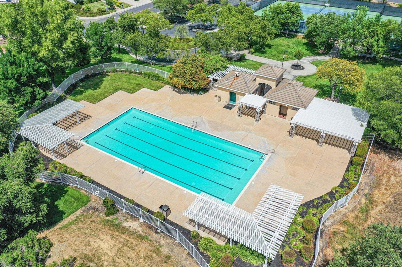 1398 Benedict Ct