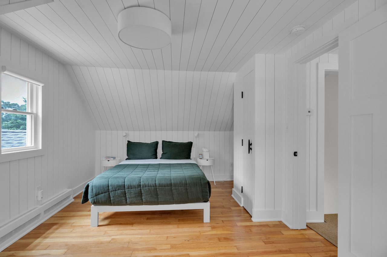  Stylish Cape Cod Retreat