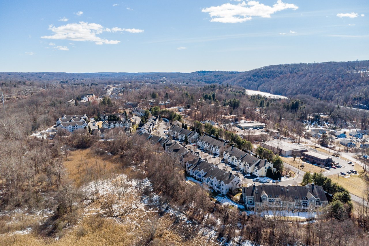 34 Great Heron Lane Brookfield CT | The Brokerage of New England