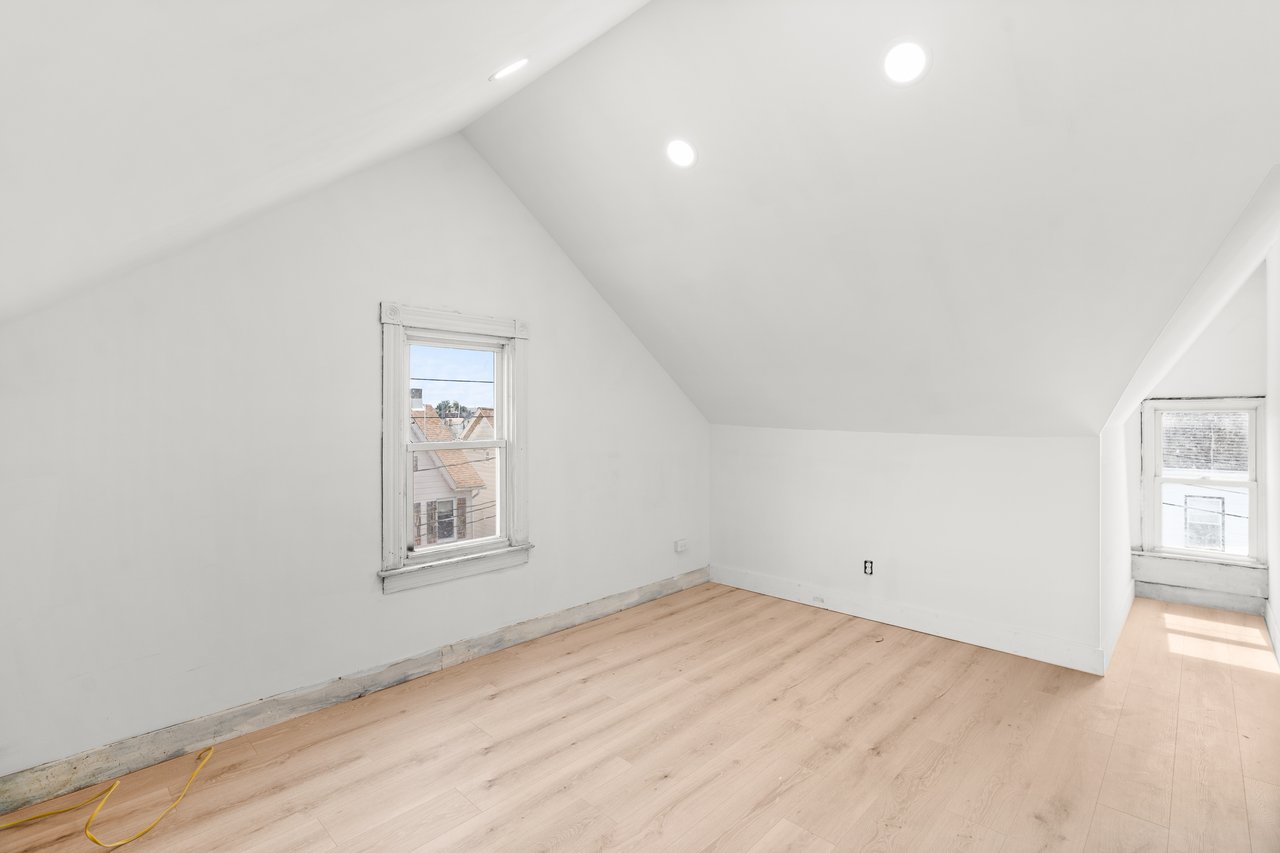 73 Colby Pl
