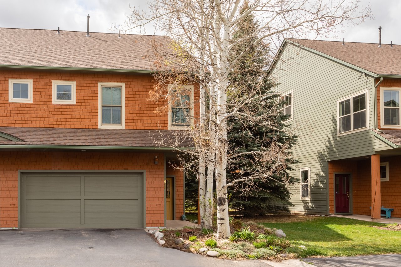 Bright & Stylish Willits Townhome with Modern Upgrades