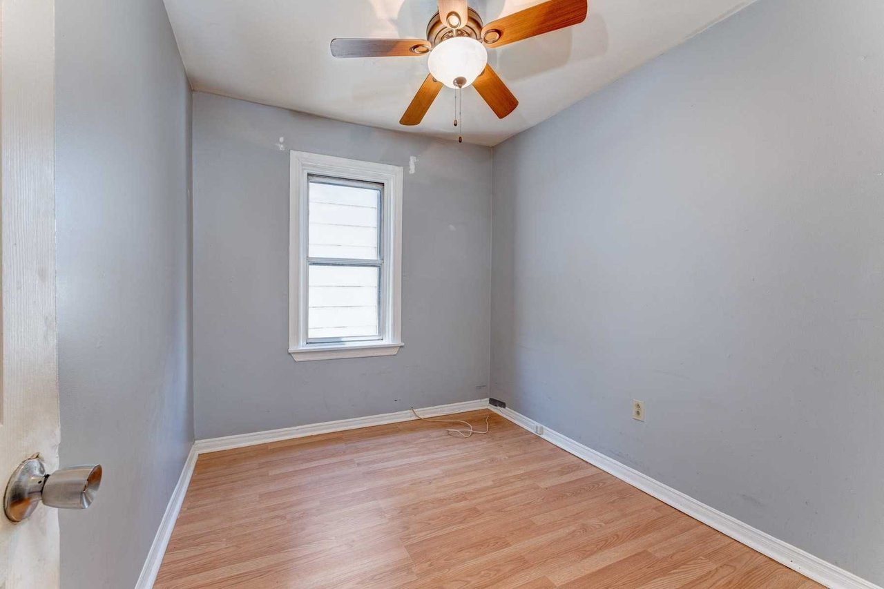 16 Rosevear Ave