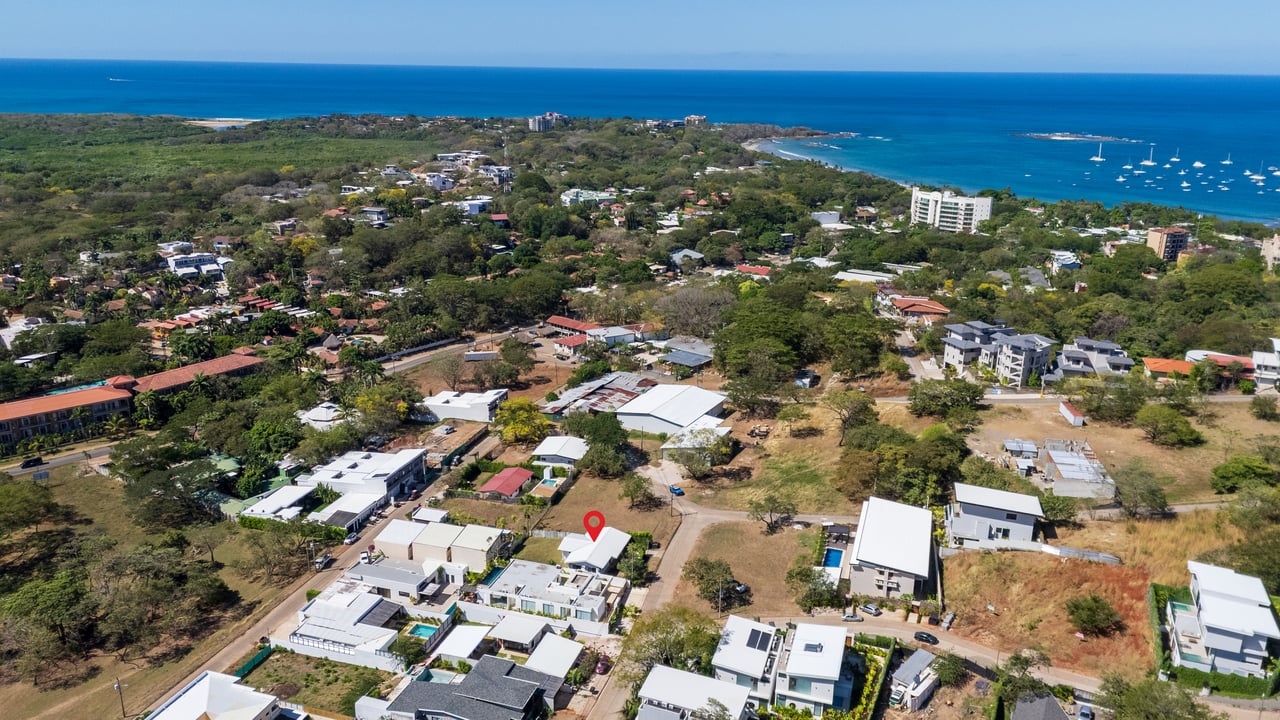 Casa Brisa Azul | 3BR Walk-to-Beach Home in Tamarindo