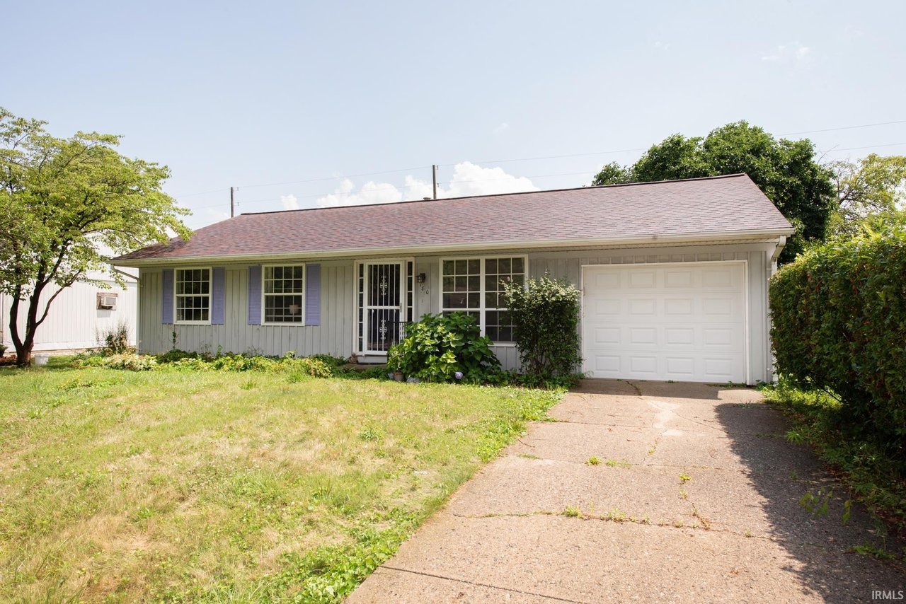 180 Vicksburg Ln